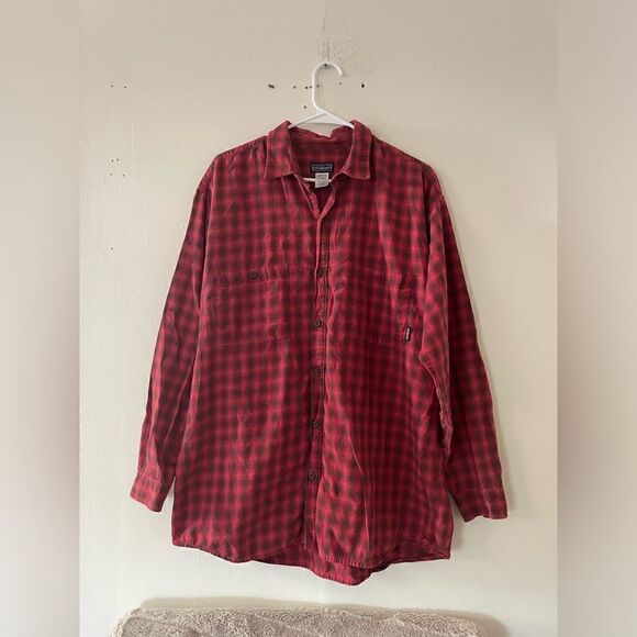 Patagonia Men’s Organic Cotton Button Up Shirt Red/Bkack - Picture 1 of 7